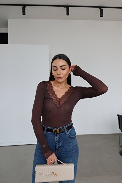 Özge Özgenç V-Neck Lace Cashmere Blouse