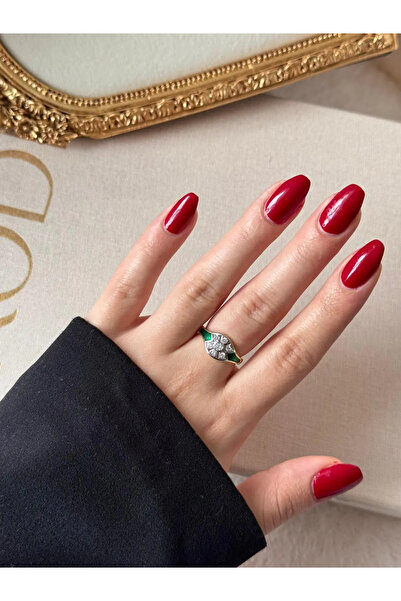 LEROSY CO. Arvena Emerald Detailed Gold Ring