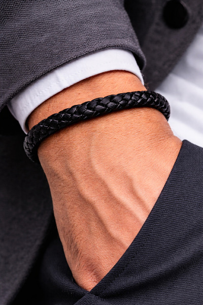 HER ŞEY NOTA www.herseynota.com Black Braid Essential – İnce Örgü Hakiki Deri...