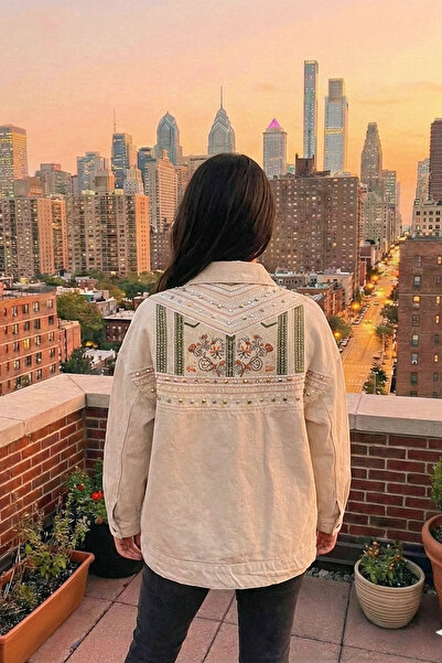 Asist 426 Taş İşleme Detaylı Nakışlı Cepli Oversize Kadın Kot Ceket Bej