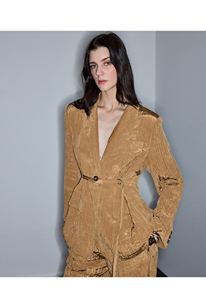 İpekyol Kırışık efektli vatkalı blazer
