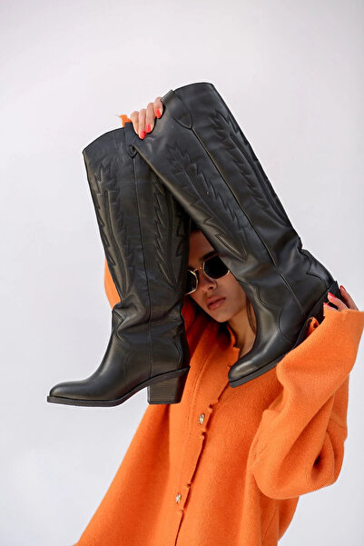 Rugano Tiny Doğal Deri Kauçuk Taban Siyah Cilt Kadın Kışlık Çizme R076