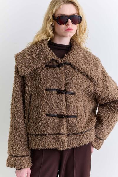 Manuka Buttoned Fur Coat Brown