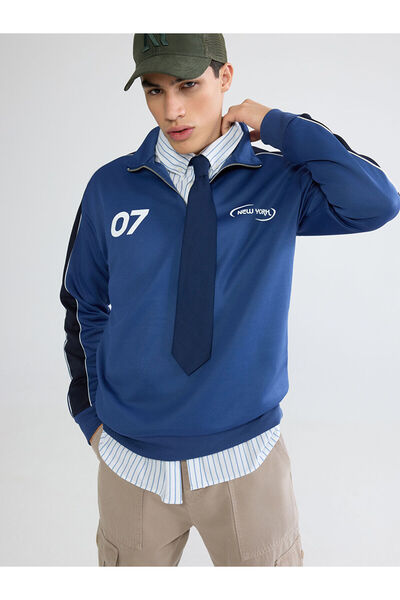 LC Waikiki سويت شيرت رجالي مطبوع من مجموعة إلسيفا إنديجو نيويورك