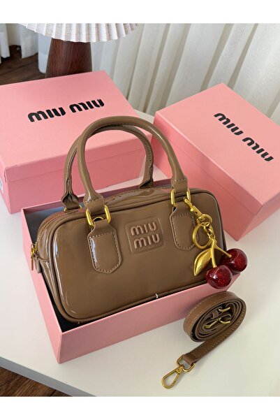 GGGG Bags with their accessories