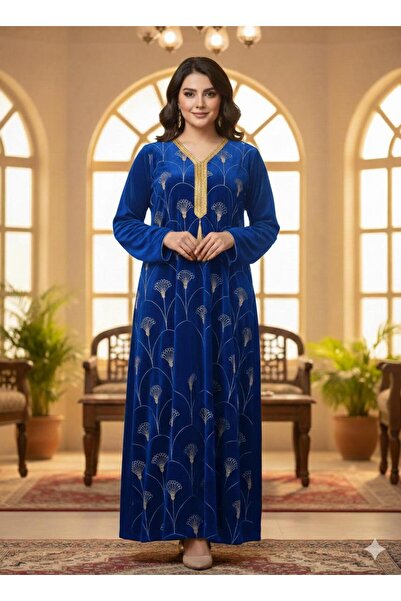 KALDE A velvet jalabiya embroidered with luxurious gold patterns and a comfor...