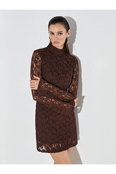 LC Waikiki Rochie mini Özmarka din noua colecție, cu guler înalt și dantelă