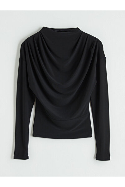 LC Waikiki ESVAB'dan Yeni Sezon Işıltılı Parçalar Siyah Dik Yaka Büzgülü Bluz