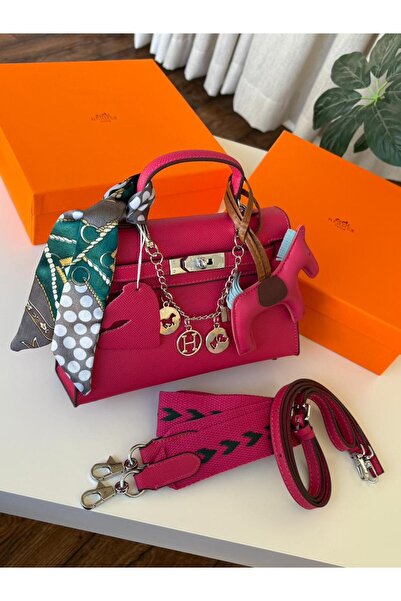 GGGG Bags with their accessories