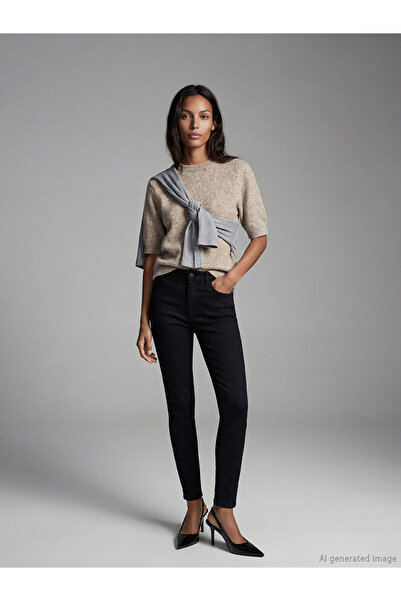 LC Waikiki Νέα σεζόν από την ESVAB Sparkly Pieces Μαύρο εφαρμοστό Γυναικείο τ...