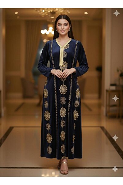 KALDE A luxurious and elegant velvet jalabiya with beautiful patterns.