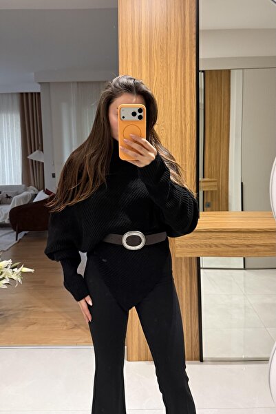 Gizem Ecemiş Asymmetric Cut-Out Necklined Winter Trend Sweater Without Belt