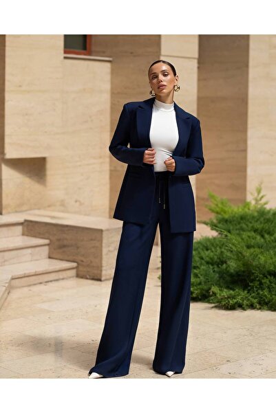 Amv Women's suit