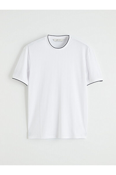 LC Waikiki قم بإنشاء أسلوبك من متجر UZG، تي شيرت رجالي أبيض بياقة دائرية