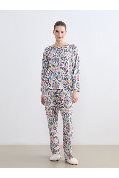 LC Waikiki Zero Roba Collar Embroidered Women's Pajama Set for Style Enthusia...