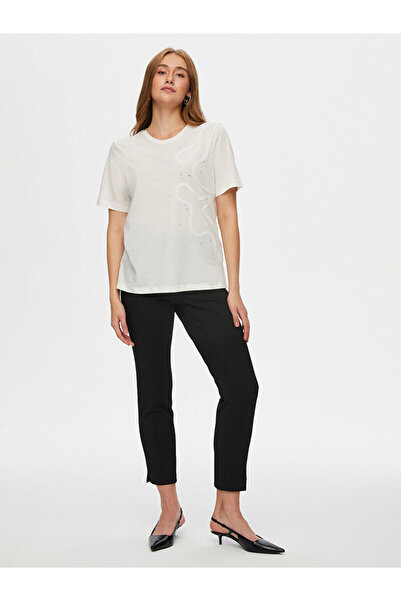 Faik Sönmez Relax Bisiklet Yaka Önü Nakış ve Taş Detaylı Kısa Kol Pamuk Tshir...