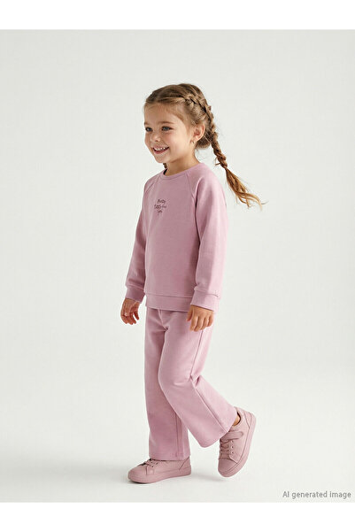 LC Waikiki مجموعة إلسيفا سويت شيرت وبنطلون مطبوع باللون الأرجواني للفتيات