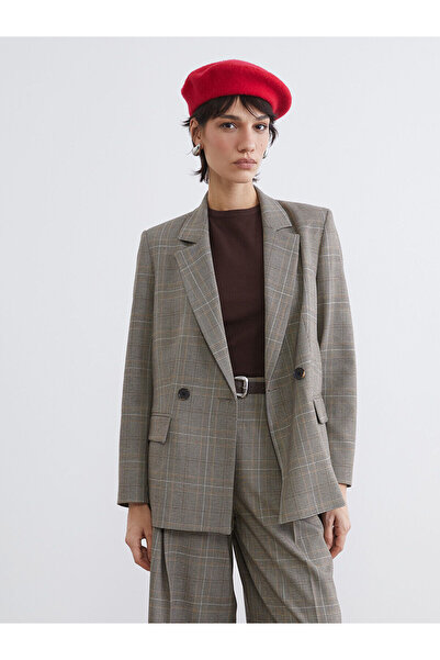 LC Waikiki سترة نسائية منقوشة من Özmarka للموسم الجديد