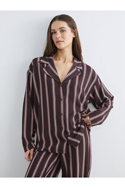 LC Waikiki Özmarka Σετ Γυναικείες Πιτζάμες Νέας Σεζόν με Ριγέ Γιακά Πουκάμισου