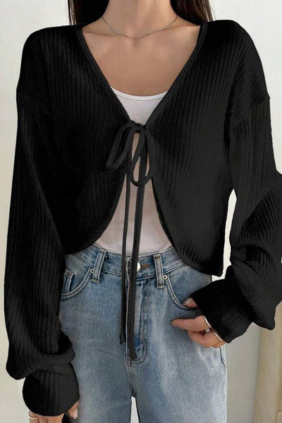 İlayda Toprak Charm Siyah Balon Kollu Bağcıklı İp Bağlama V Yaka Crop Hırka