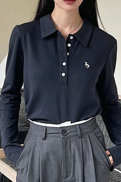 İlayda Toprak Μπλούζα με μακριά μανίκια και λαιμόκοψη πόλο σε μπλε ναυτικό χρ...