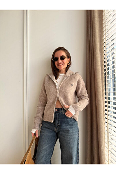 My Blog Cardigan tricotat bej cu gât roșu și fermoar dublu - 251108