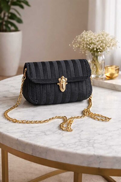 atamergrup Kadın Zincir Askılı Şık Omuz Çantası – Gold Detaylı Siyah Mini Çanta