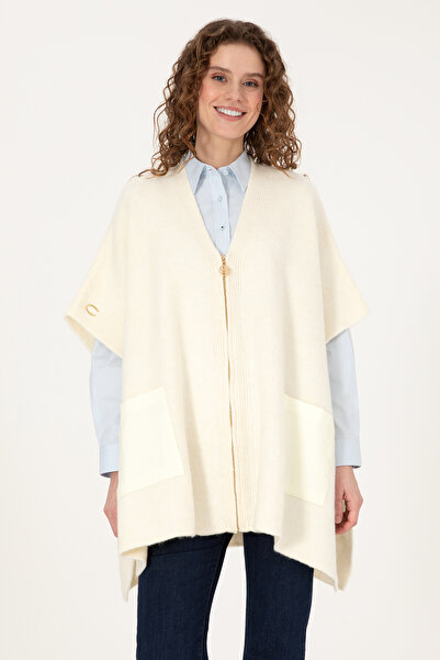 U.S. Polo Assn. بونشو تريكو كريمي للنساء 50309711-VR256