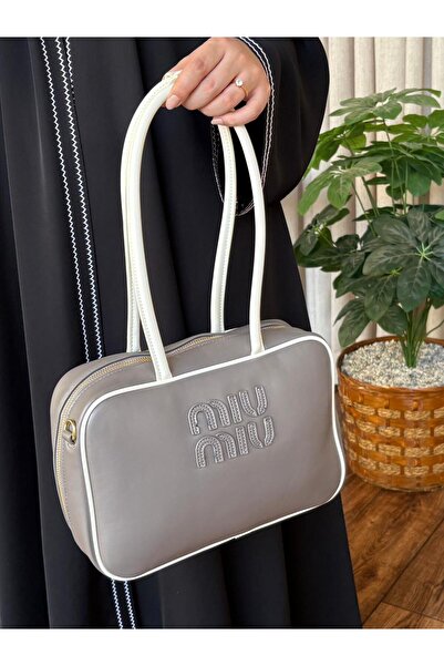 GGGG Bags with their accessories