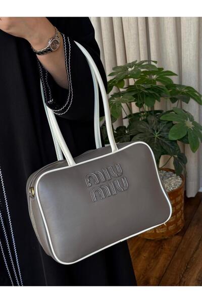 GGGG Bags with their accessories