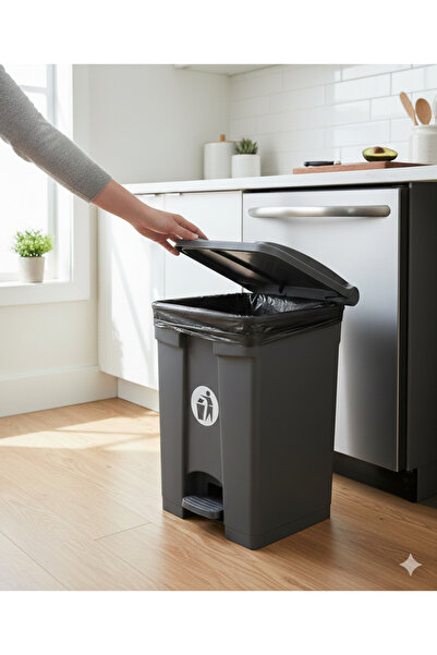 Plasticna Trash Bin with Pedal