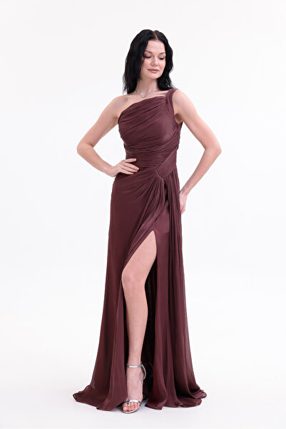 BDM Exclusive Parlak Şifon Drape Detaylı Tek Omuz Yırtmaçlı Premium Abiye Elbise