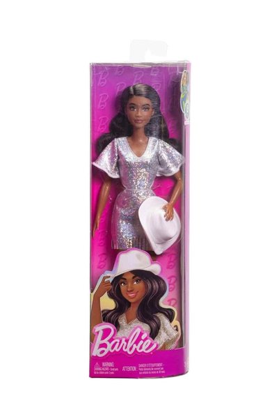 Barbie Gümüş rengi ışıltılı elbisesi, kovboy şapkası ve çizmeleriyle siyah saçlı Barbie Fashionistas bebek (239)