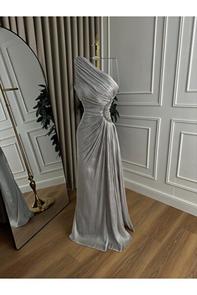 Lucille Fashion One-shoulder evening dress embodies modern elegance with a pl...