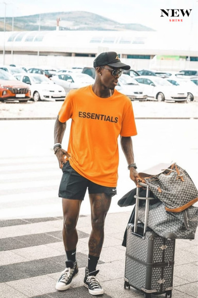 New Shine تي شيرت مطبوع للجنسين من إيسنشيالز