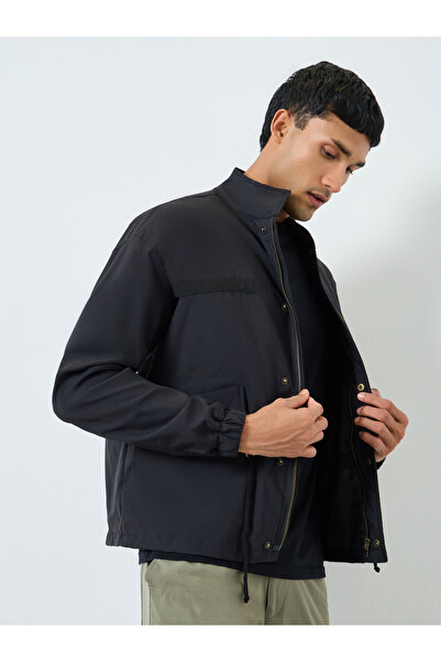 Styli Men Relaxed Solid Zip-Up Jacket