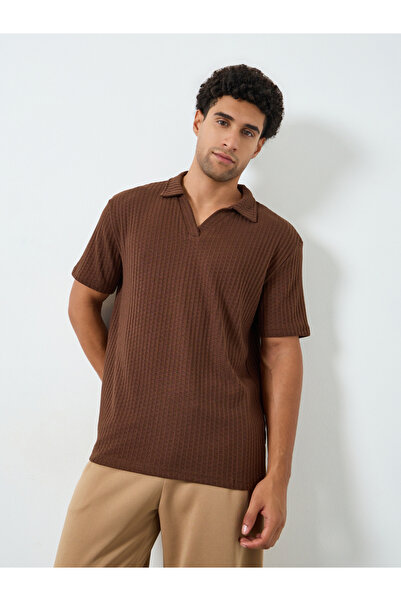 Styli Men Relaxed Mock Open Collar Textured Mesh Polo