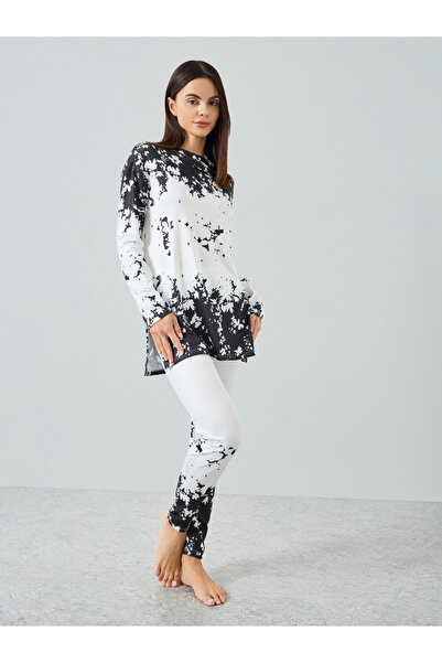 Take Two By Styli Women Printed Long Sleeve Split Hem Top and Pyjama Set