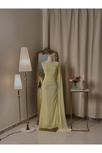 vanus fashion 6395-Yellow one-shoulder dress with a luxurious shawl