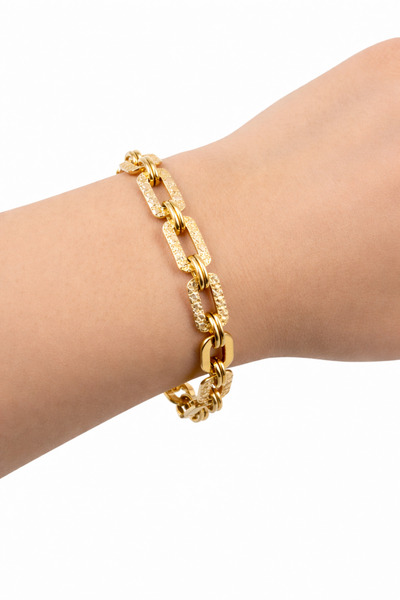 femline سوار نسائي عصري بسلسلة سميكة ذهبية اللون