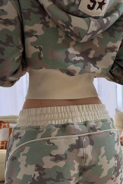 İlayda Toprak Σετ σορτς 2 τεμαχίων Fivestar Green Camouflage Baggy Top και Πα...