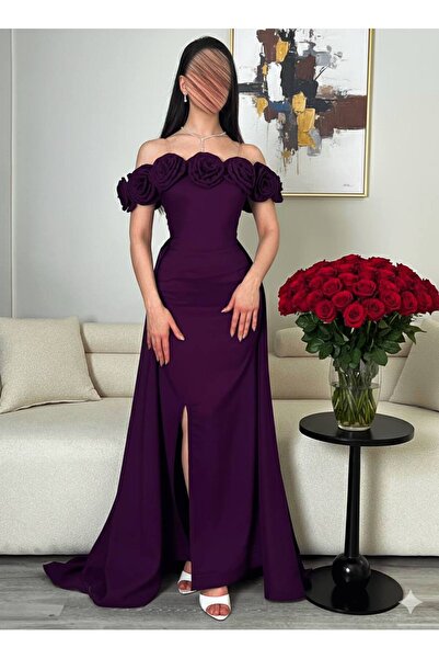 Model Leyna Barbie Dress