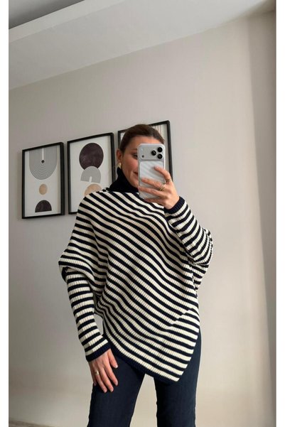 TB Butik Pulover Poncho tricotat cu mâneci liliac, cu dungi, cu gât roșu și mâneci liliac