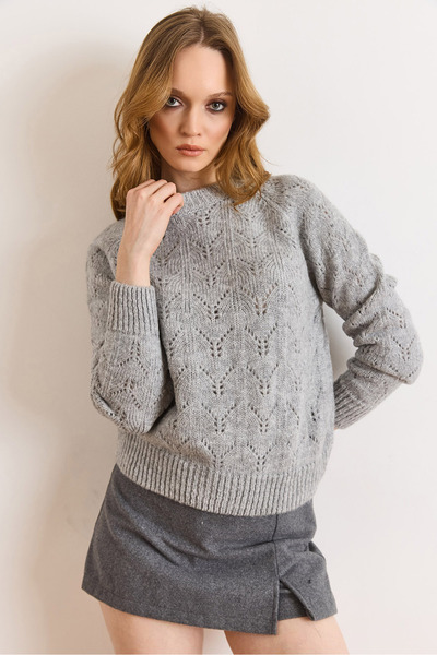 Olalook Women's Gray Lace-Like Knit Soft Textured Knitwear Sweater Kzk-19001053