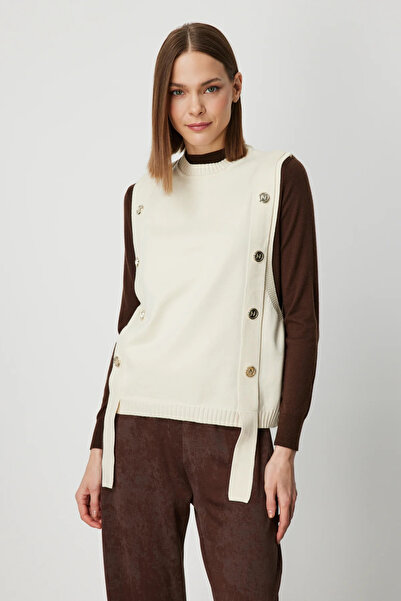 ON TRİKO Ornamental Buttoned Crew Neck Sweater 69310