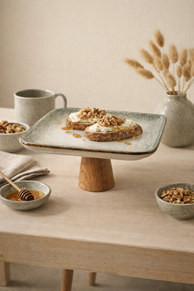 Evila Doğal Desenli Kare Porselen Ahşap Ayaklı Sunum Standı – 22 cm Pasta, Ta...