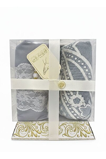 Fashion Details Women's prayer rug set with luxurious embroidery