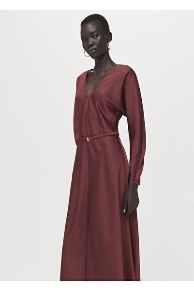 MANGO Woman Kemer detaylı elbise