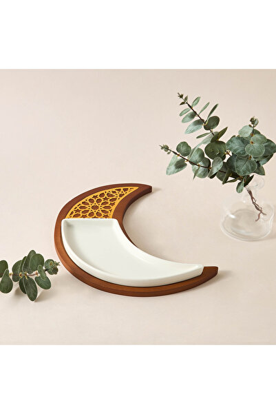 Lifestyle طبق سفرة على شكل هلال مع لوح خشبي