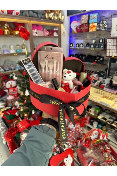 UMAY FLOWERS Kalp Kutu Özel Tasarım Makyaj Seti – Ayıcık Detaylı Kozmetik Hed...